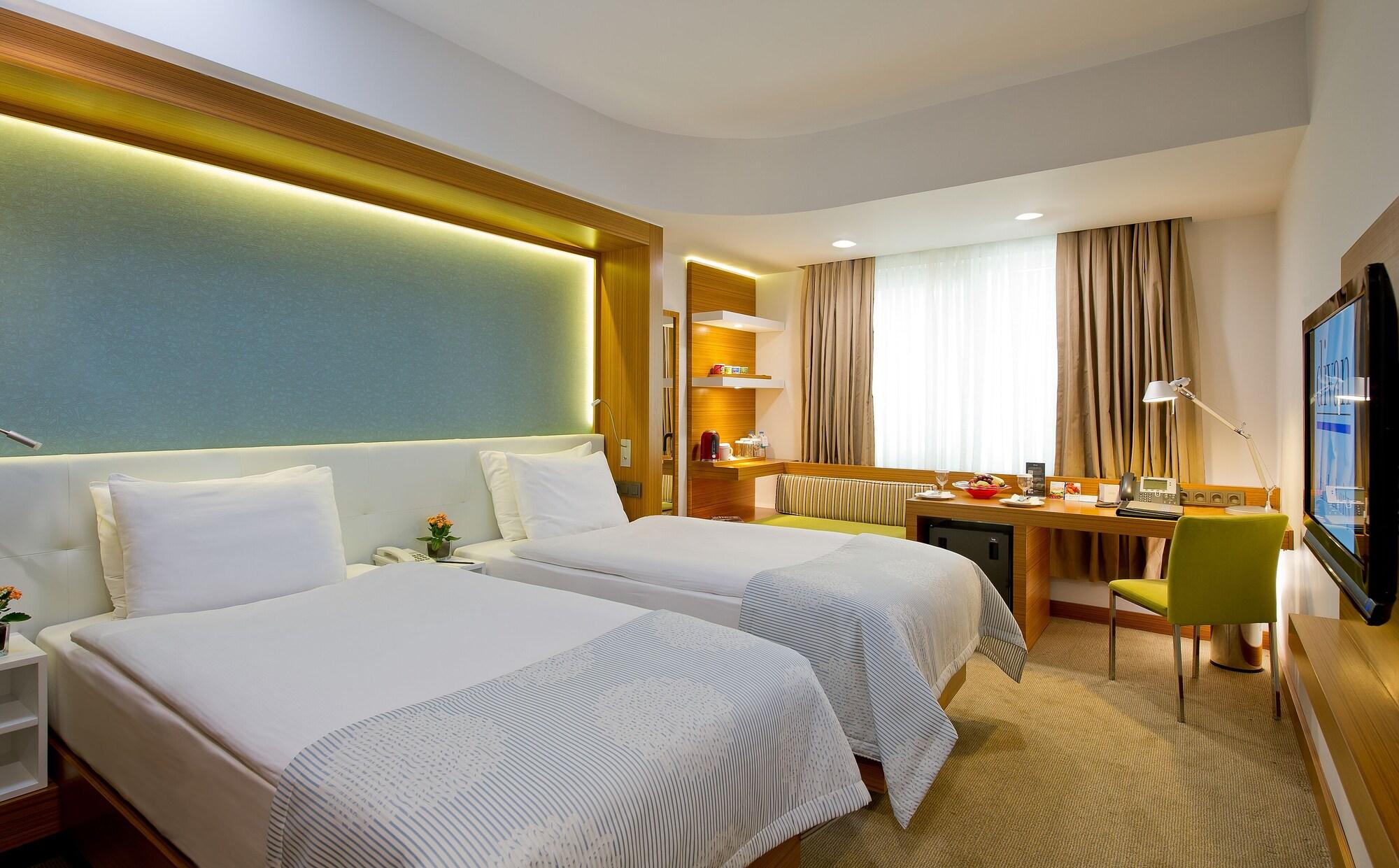 Divan Istanbul City Exterior photo
