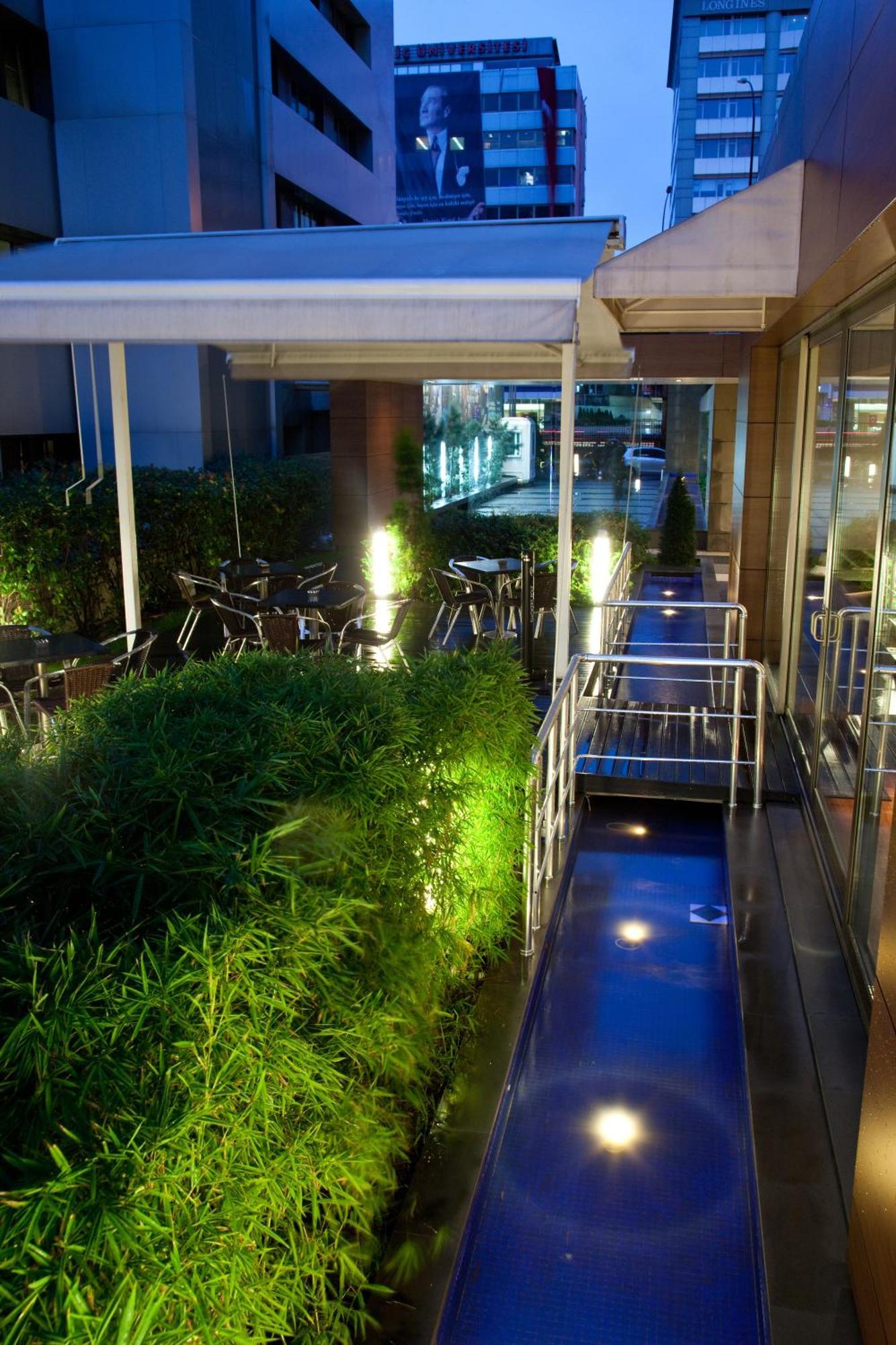 Divan Istanbul City Exterior photo